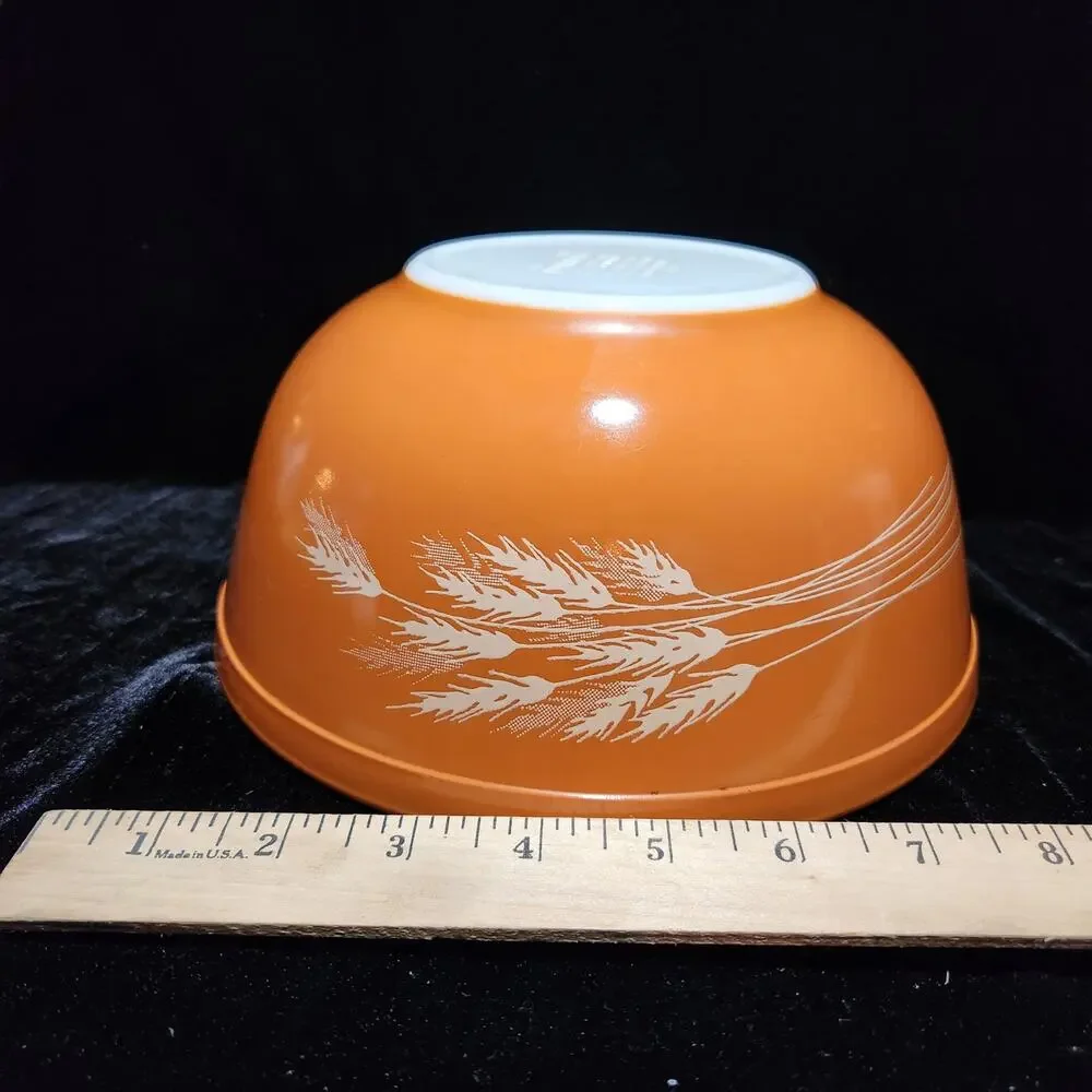4 vintage Pyrex Autumn Harvest mixing bowls